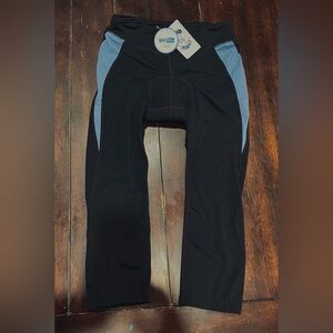 Cycling DaYoung NWT Women’s Leggings Black With Blue Accents  Pull-on.    SIZE M